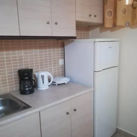 Little Yard & #4 Naxos City