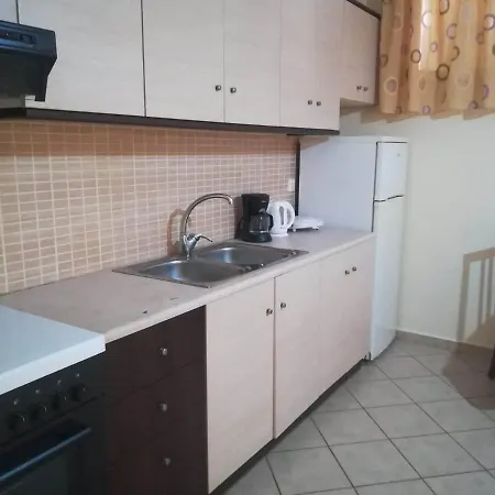 Little Yard & #4 Apartmán *