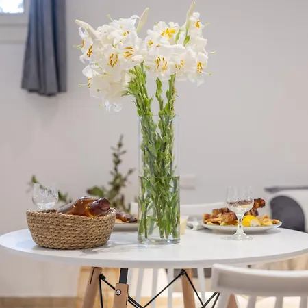 Little Yard & #4 Naxos City