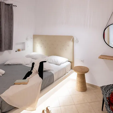 Little Yard & #4 アパート