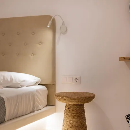 Little Yard & #4 アパート