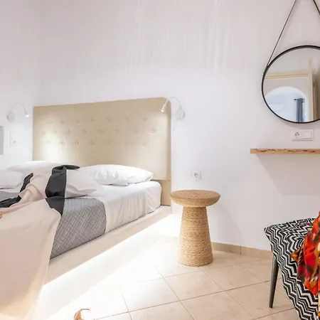 Little Yard & #4 * Naxos City