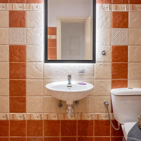 Little Yard & #4 アパート *