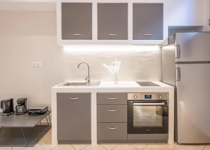 Little Yard & #4 Апартаменты Naxos City